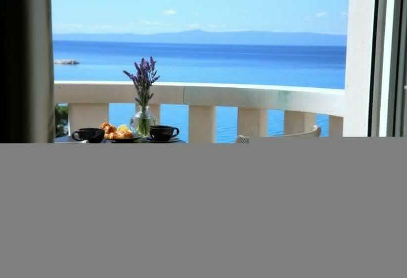 إستوديو قياسى مطل على البحر, Villa Verica