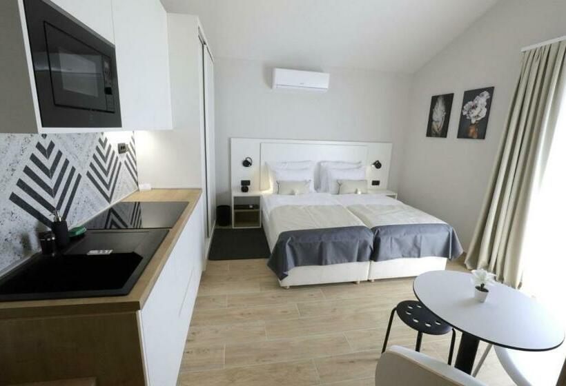 إستوديو قياسى مطل على البحر, Villa Verica