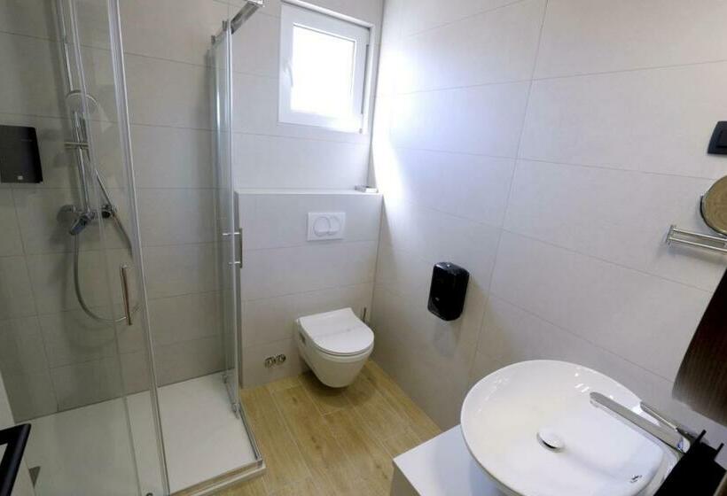 إستوديو قياسى مطل على البحر, Villa Verica