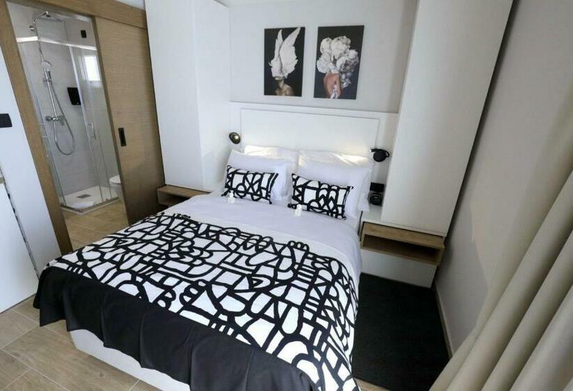 إستوديو قياسى مطل على البحر, Villa Verica