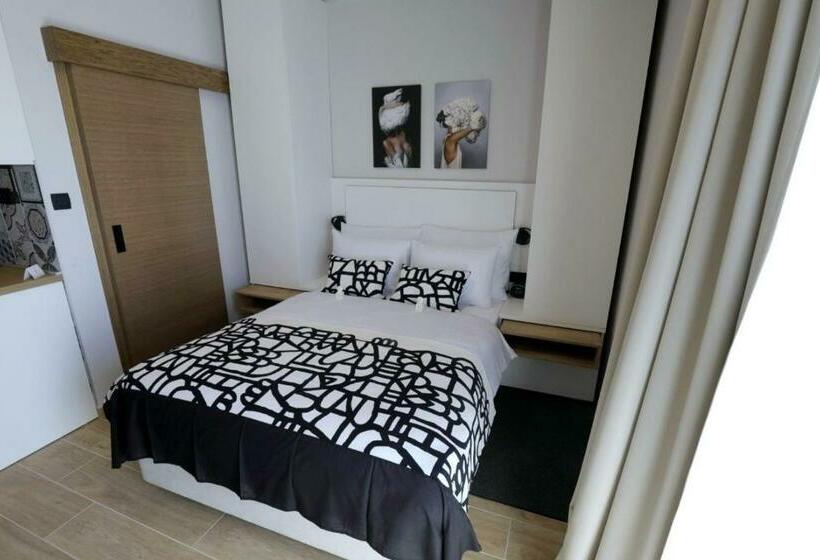 إستوديو قياسى مطل على البحر, Villa Verica