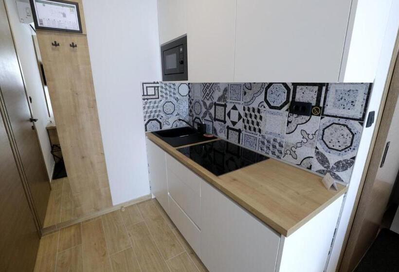 إستوديو قياسى, Villa Verica