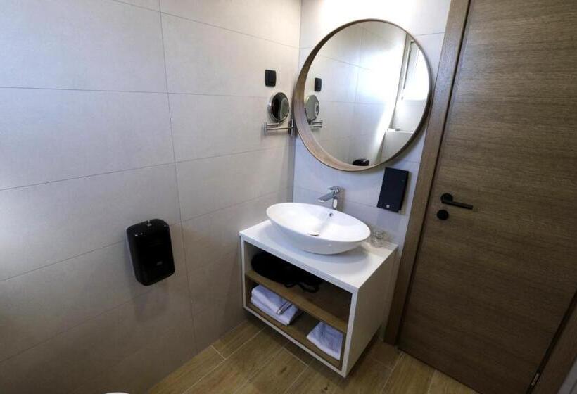 إستوديو قياسى, Villa Verica