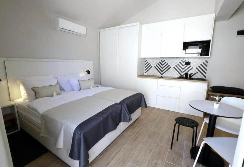 إستوديو قياسى, Villa Verica