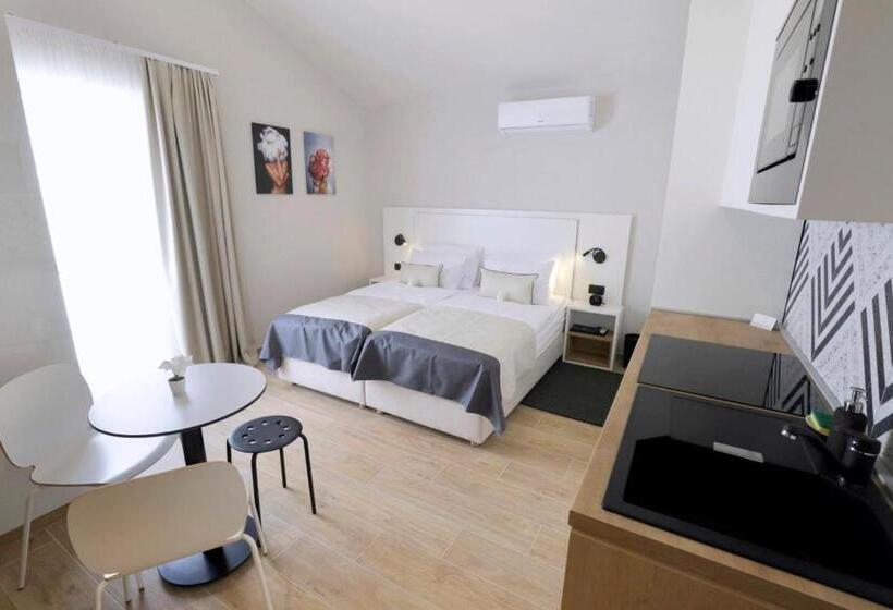 إستوديو قياسى, Villa Verica