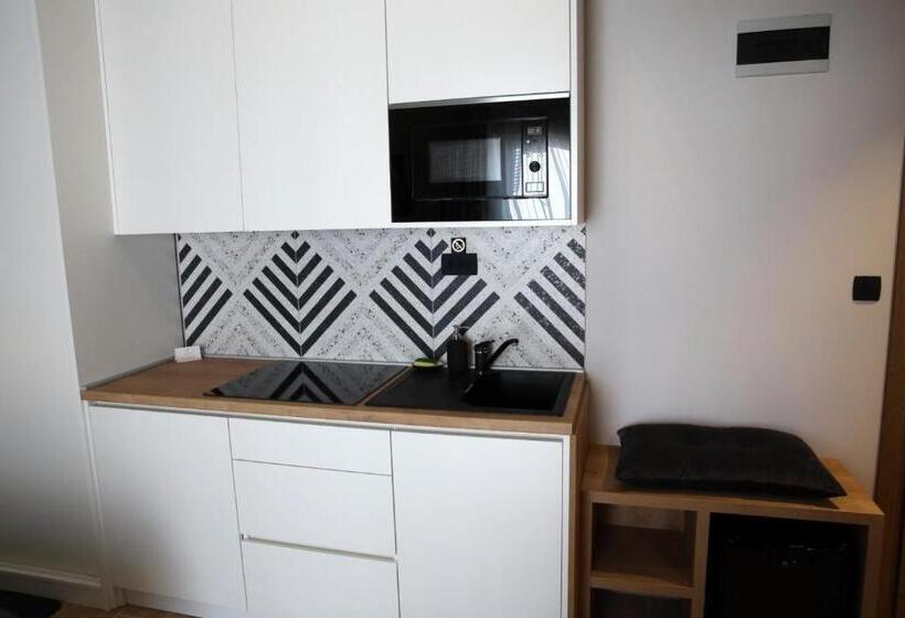 إستوديو قياسى, Villa Verica