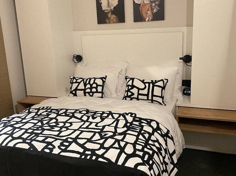 إستوديو قياسى, Villa Verica