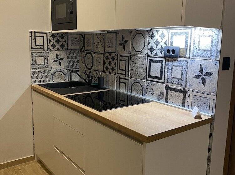 إستوديو قياسى, Villa Verica