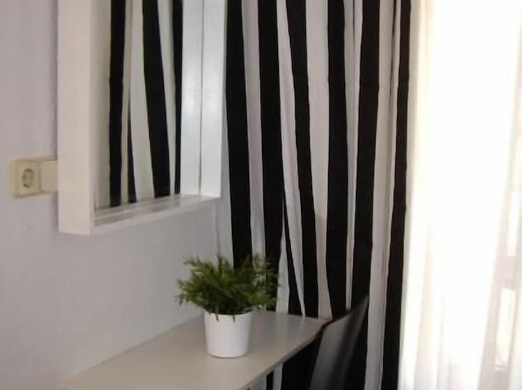 اتاق استاندارد یک نفره, Hostal On Dormire Valencia