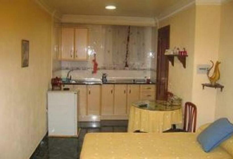 استودیوی استاندارد, Pensión Moni Albayzin