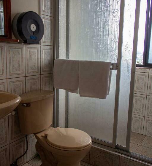 带山景的复式房间, Hostal Limoncocha