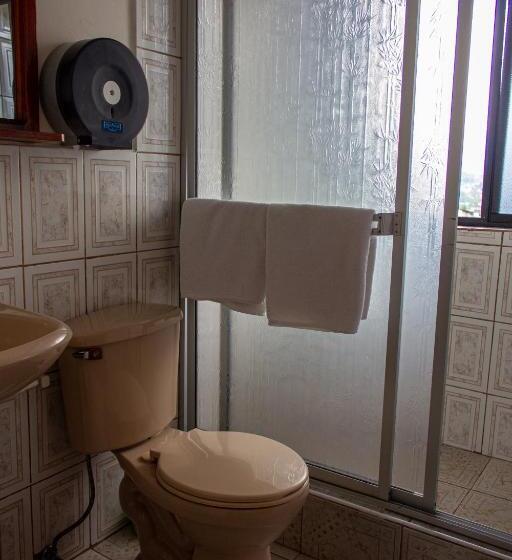 家庭山景房, Hostal Limoncocha