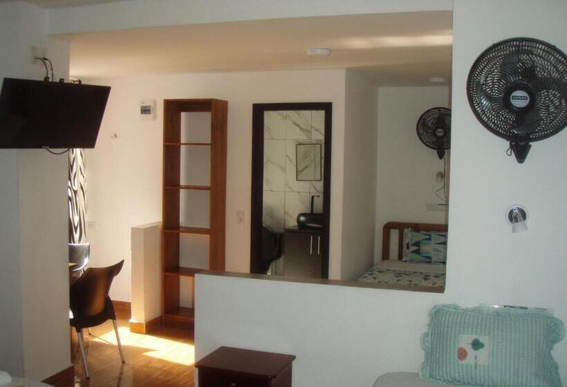 四人豪华间, Hostal Limoncocha