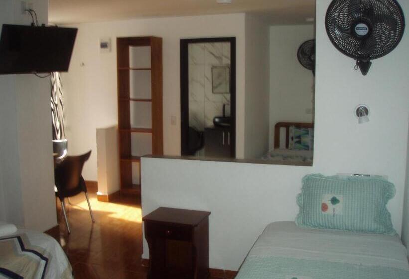 四人豪华间, Hostal Limoncocha