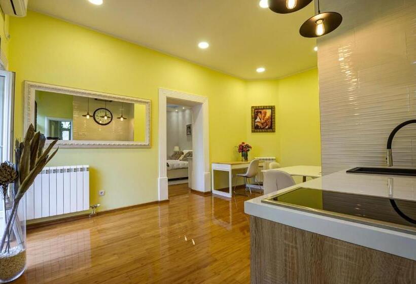 آپارتمان 1 خوابه با بالکن, Bed & Breakfast Garden40