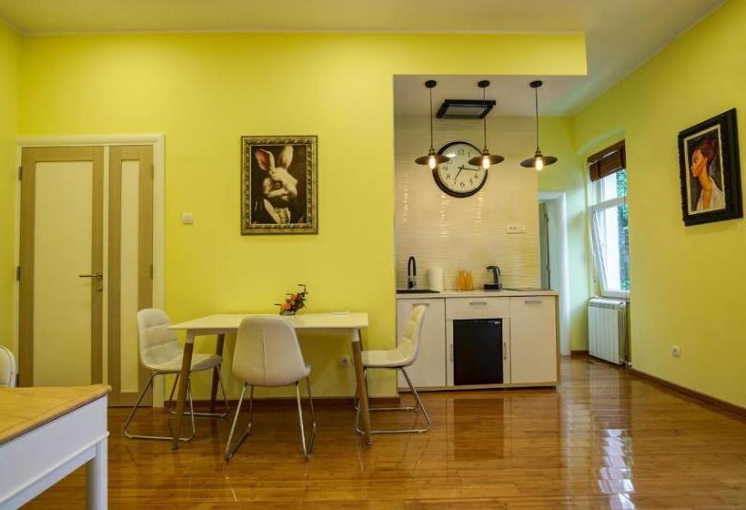 آپارتمان 1 خوابه با بالکن, Bed & Breakfast Garden40