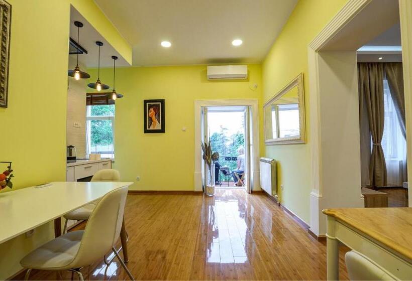 آپارتمان 1 خوابه با بالکن, Bed & Breakfast Garden40