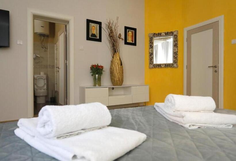 اتاق لوکس, Bed & Breakfast Garden40