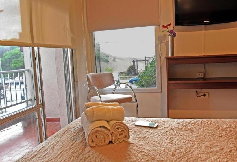 Четырехместный Номер Стандарт, Altair