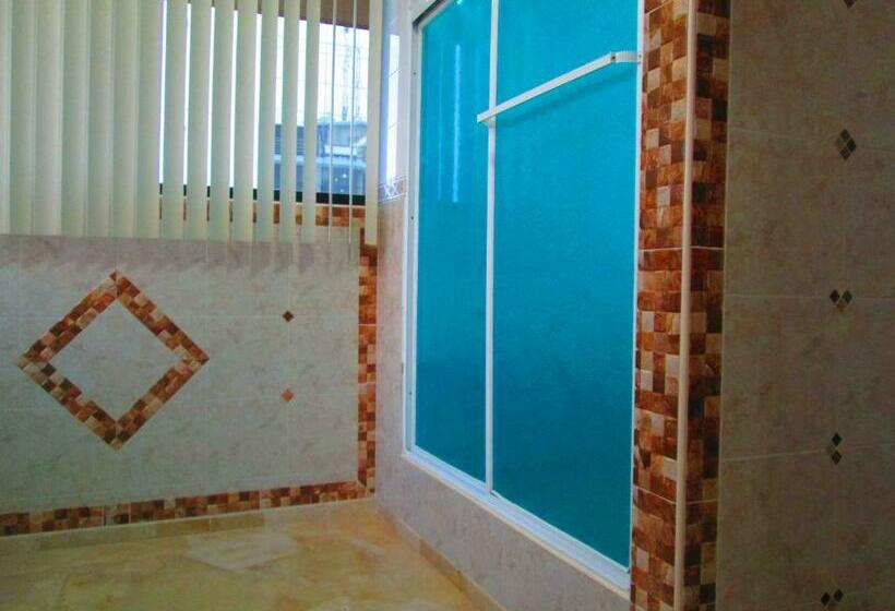 Junior Suite, Bucaneiro