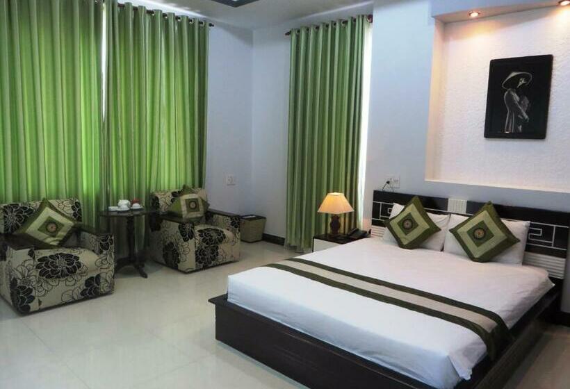 اتاق لوکس, Hung Vuong