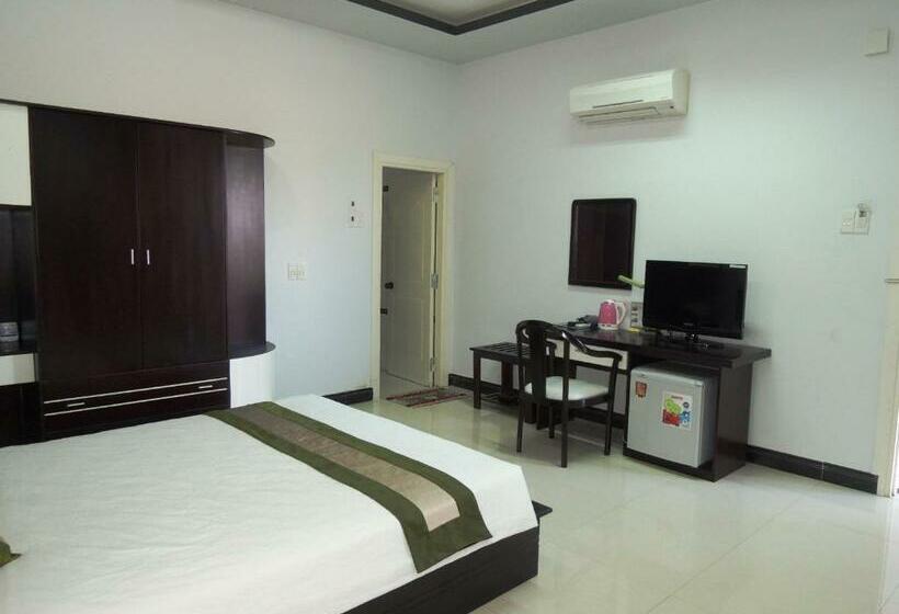 اتاق لوکس, Hung Vuong