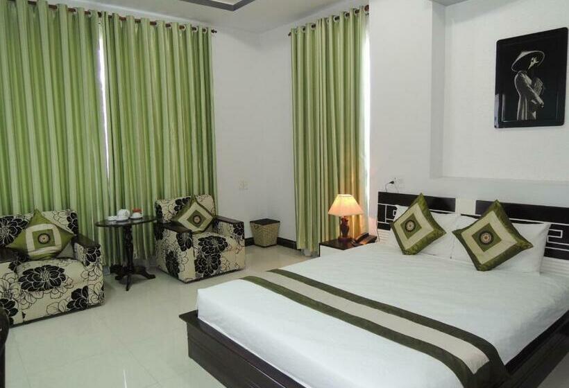 اتاق لوکس, Hung Vuong