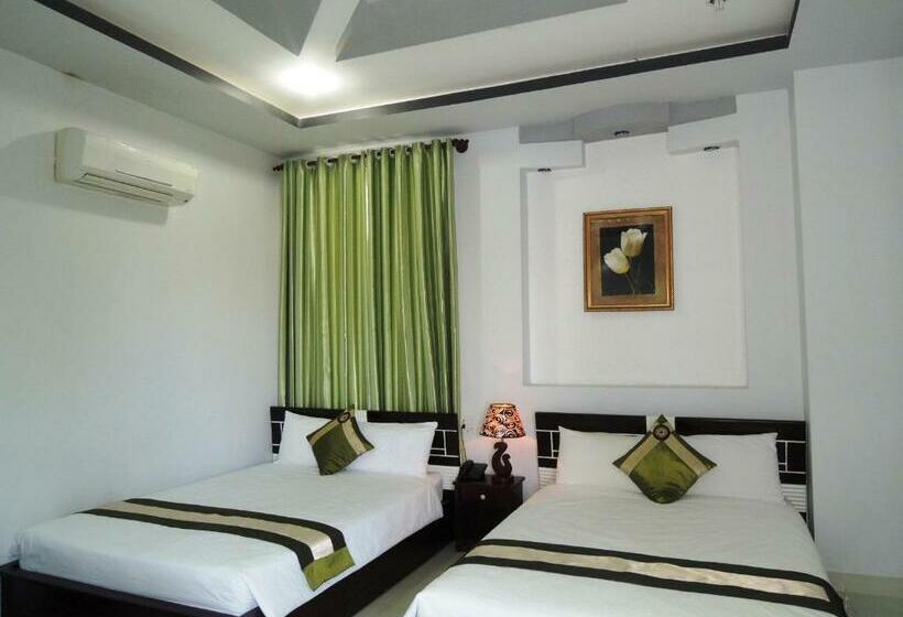 اتاق لوکس, Hung Vuong