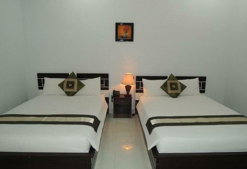 اتاق لوکس, Hung Vuong