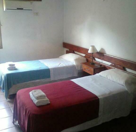 اتاق استاندارد چهار تخته, La Toscana