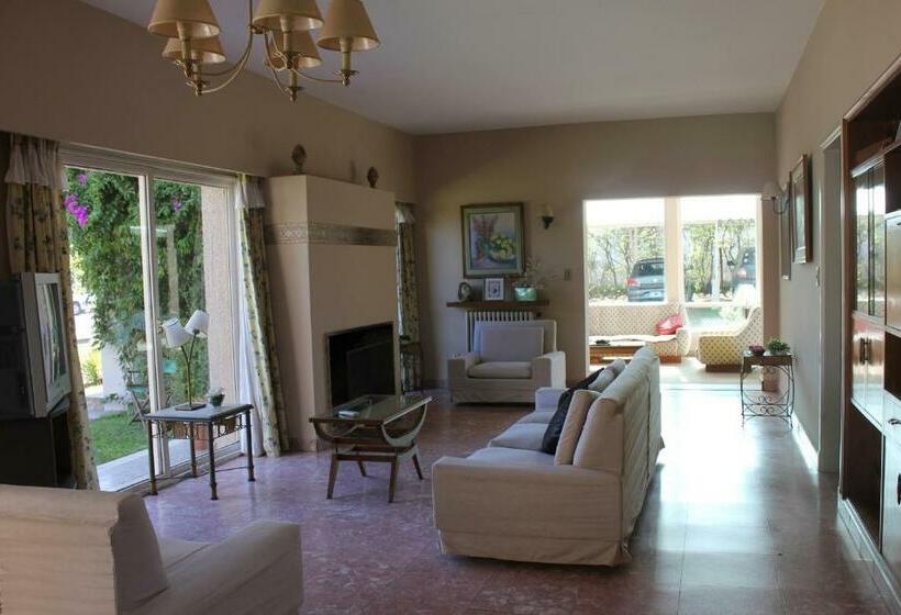 غرفة قياسية رباعية, Marydor