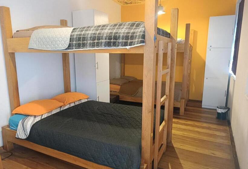 공동 객실, Hostal Mochiliers Bed And Breakfast