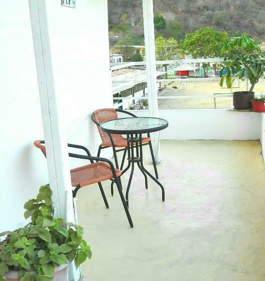 带阳台标准四人间, Bahia B&b