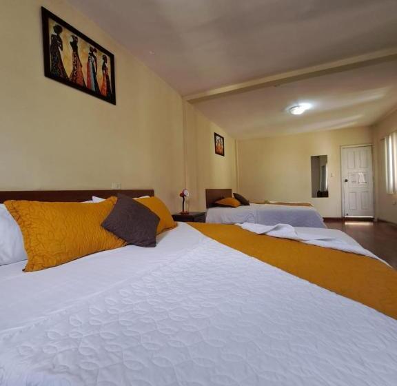 Standardrum, Mariscal Inn & Suites