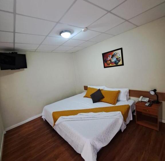 اتاق استاندارد سه نفره, Mariscal Inn & Suites