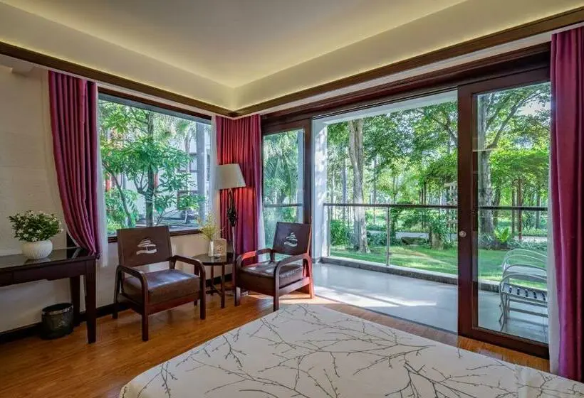 اتاق لوکس با چشم‌انداز باغ, Carmelina Beach Resort Ho Tram