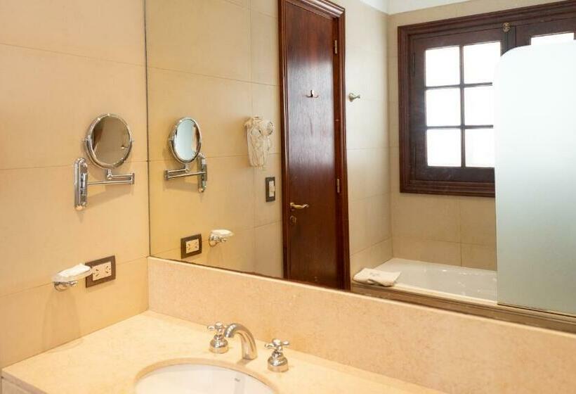 غرفة كلاسيكية, Altos De Guemes