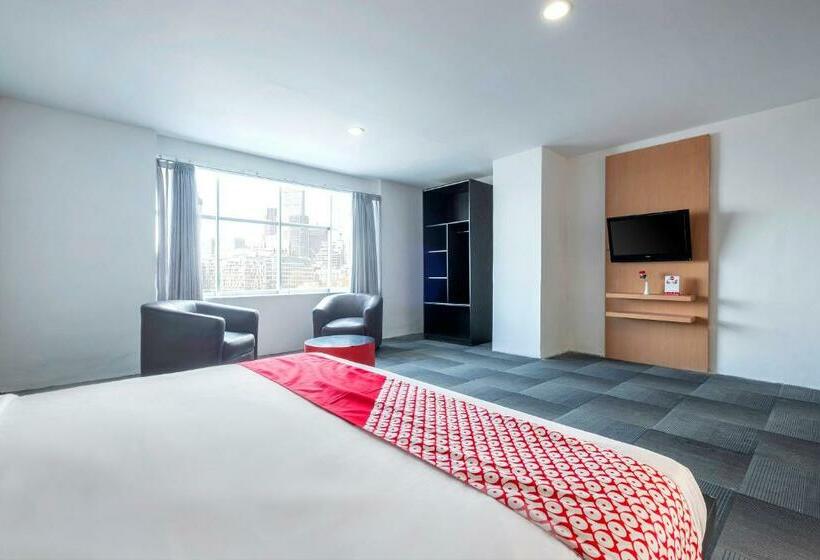 디럭스 스위트, Capital O 472 Hotel Asyra