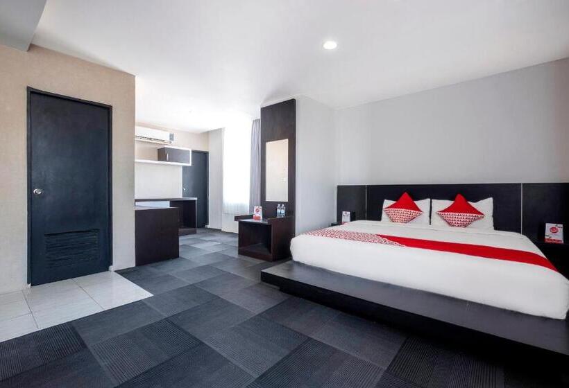디럭스 스위트, Capital O 472 Hotel Asyra