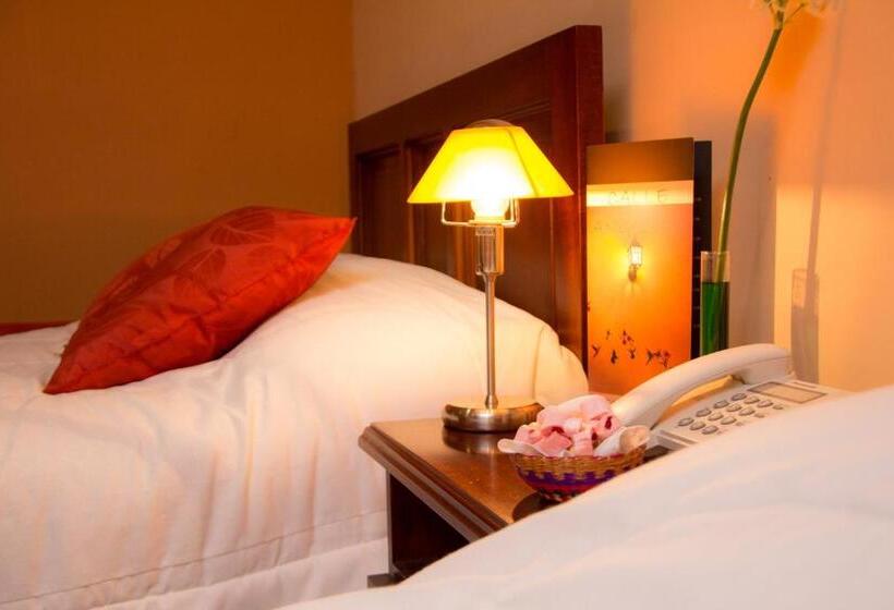 اتاق استاندارد چهار تخته, Calle Angosta