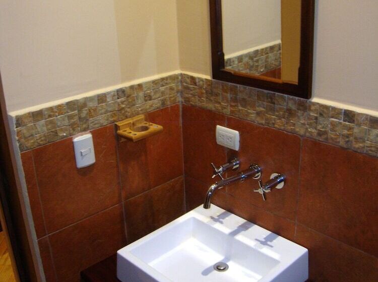 اتاق استاندارد سه نفره, Calle Angosta