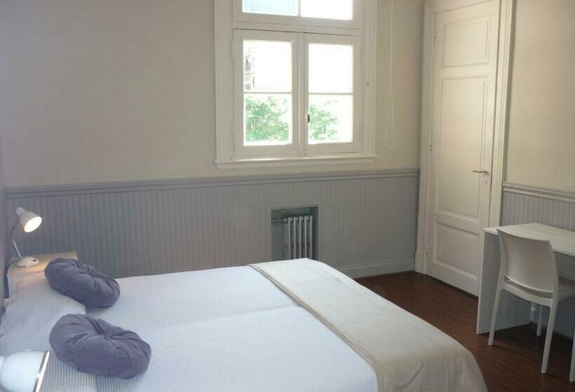 חדר סטנדרט לשלושה, Du Helder