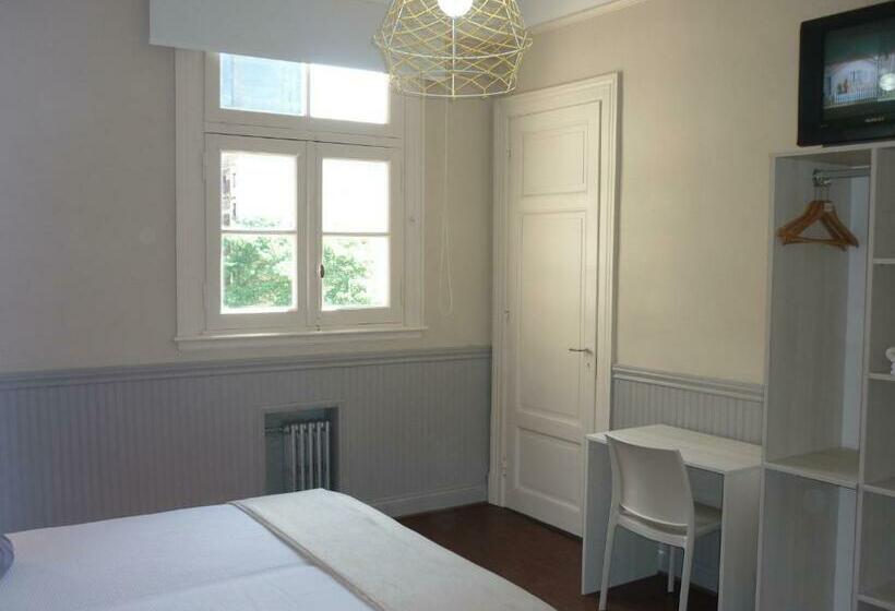 חדר סטנדרט לארבעה, Du Helder