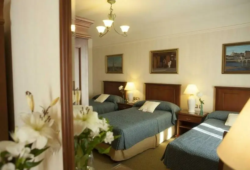 اتاق استاندارد سه نفره, Epic Hotel Villa Mercedes