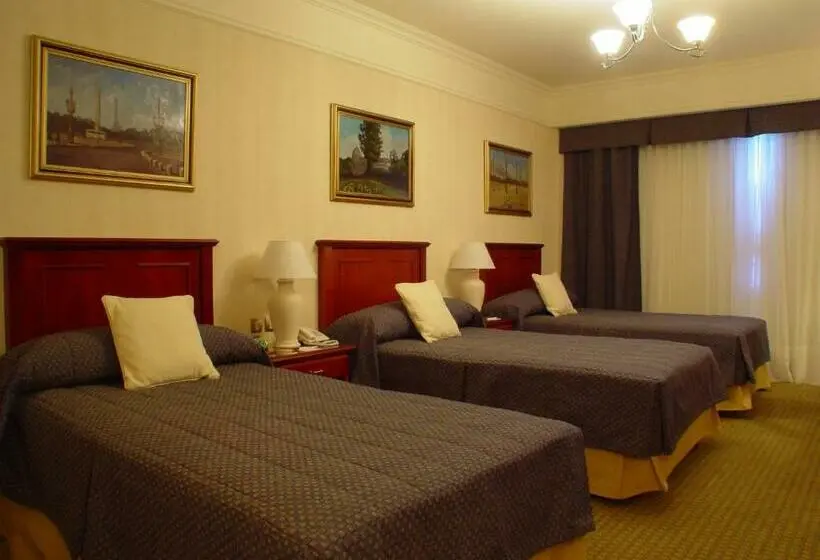 اتاق استاندارد سه نفره, Epic Hotel Villa Mercedes