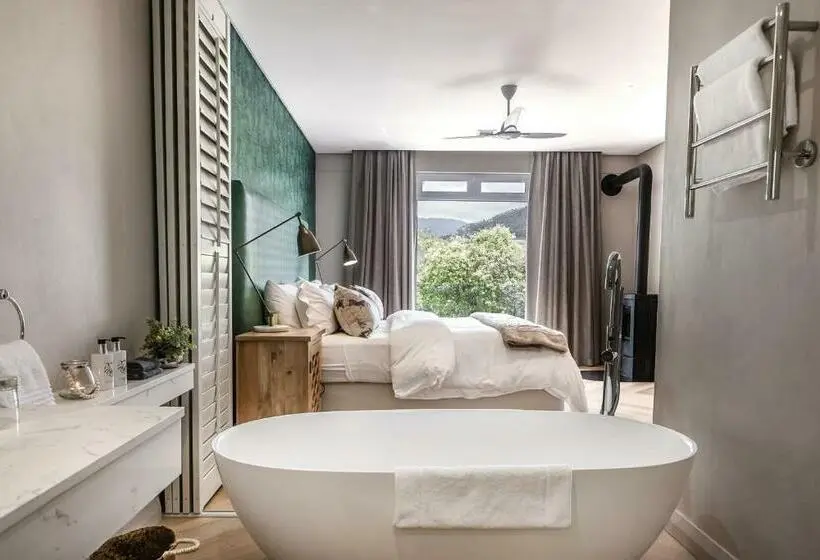 Deluxe Room Mountain View, Franschhoek Boutique Hotel Lion Roars Hotels & Lodges