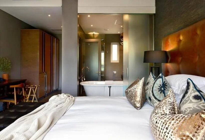 Deluxe Room Mountain View, Franschhoek Boutique Hotel Lion Roars Hotels & Lodges