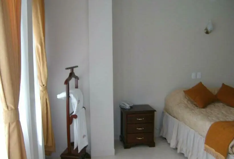اتاق استاندارد یک نفره, Hostal Fevilamir