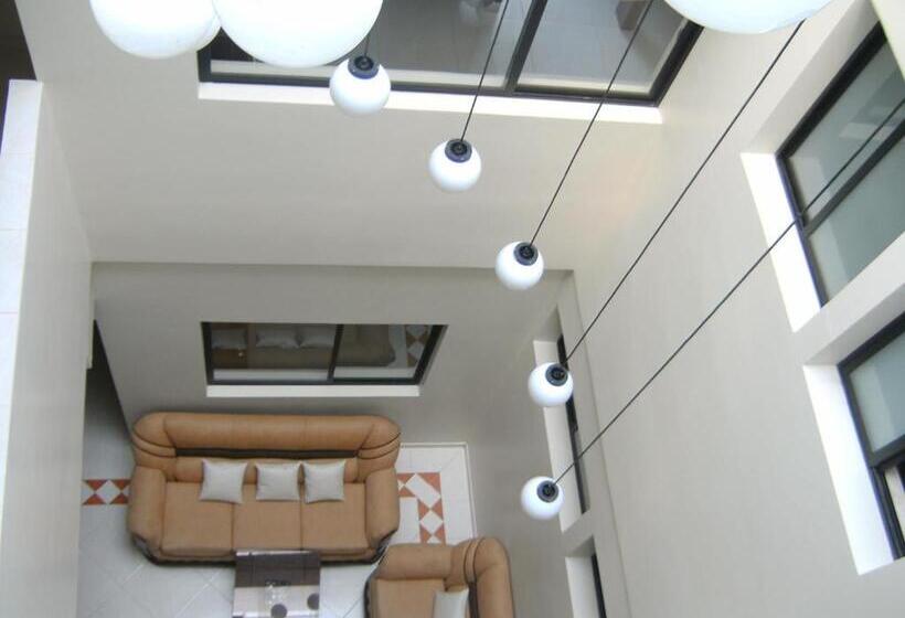 Standaard Driepersoonskamer, Hostal Fevilamir