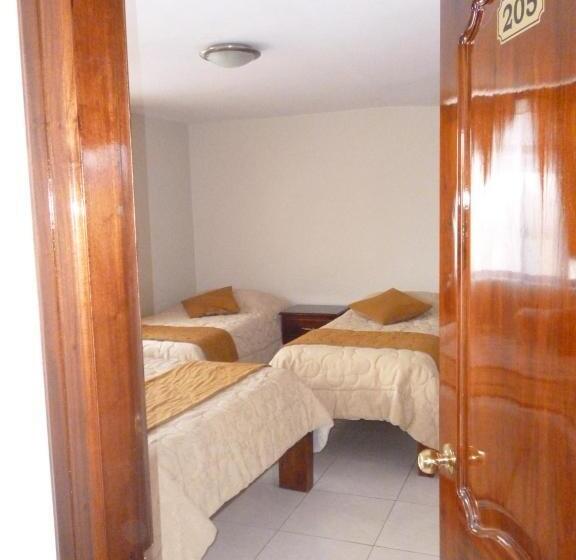Standaard Vierpersoonskamer, Hostal Fevilamir